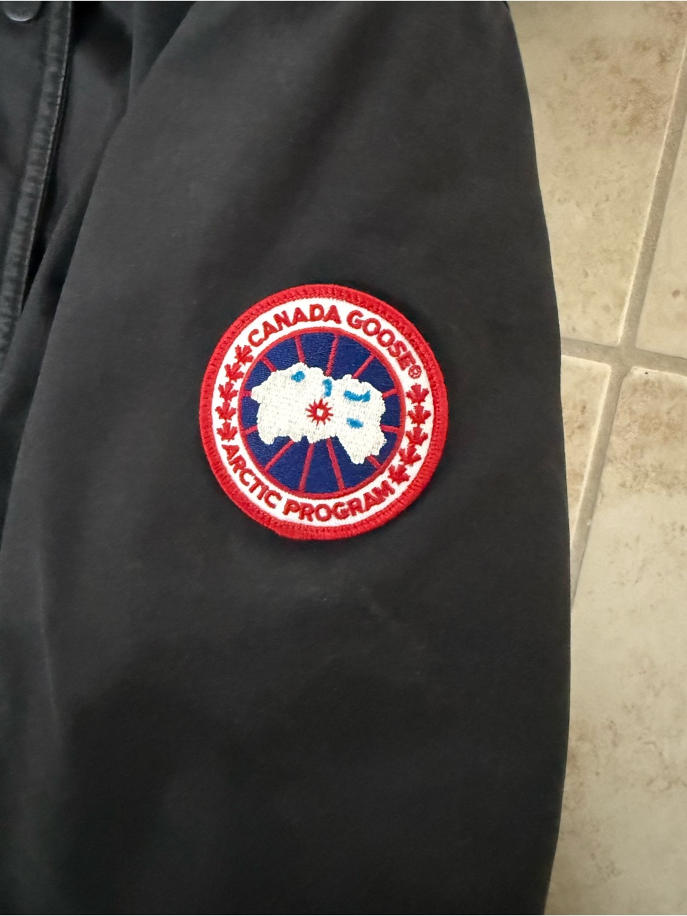 Canada Goose Trillium Parka Black Fur Hood Women’s XS Fair Condition - Picture 4 of 8